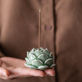 Mini Lotus Ceramic Incense Holder – Small Stick Burner for Desk, Tea Ritual & Zen Decor