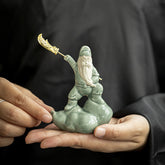 Ceramic Guan Gong Figurine Tea Pet – Creative Chinese Decor for Tea Table or Entryway