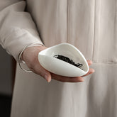 Dehua Ivory White Porcelain Tea Holder – Elegant Tea Leaf Scoop for Gongfu Tea Ceremony