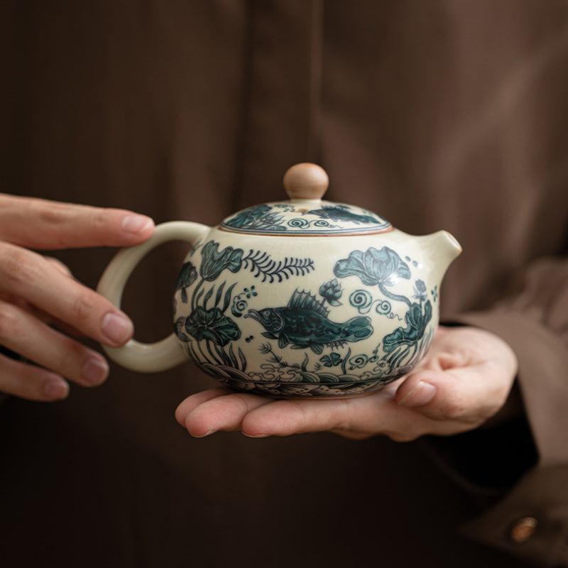 Chinese Trend Ru Kiln-Style Xishi Teapot – 230ml Ceramic Gongfu Tea Pot with Ball Filter