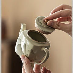 Ru-Style “Mountain Blossom” Square Teapot – 190ml